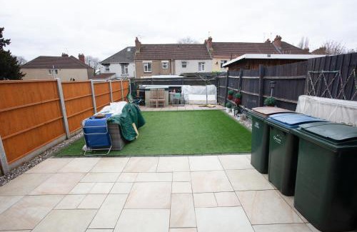 Coventry Casa | Never Give-Up Academy Stay - Where Comfort Meets Care