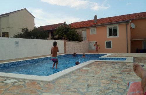 Banj Apartamento | Nevera Apartments Pašman,Banj