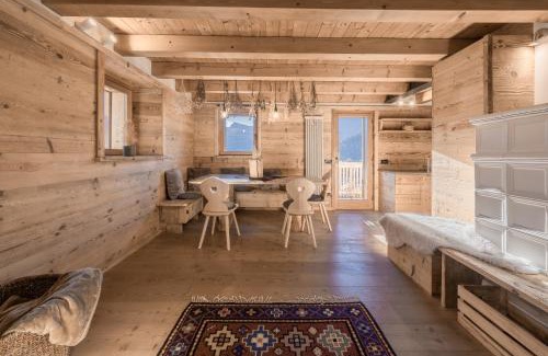 San Vito di Cadore Apartamento | NeveSole Chalet - Charming Flat Near Dolomiti Ski Slopes