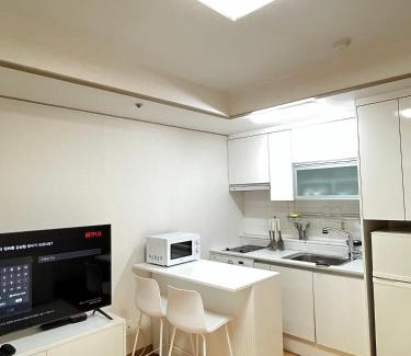 Seocho-dong Apartamento | New 강남역 도보 5분 아늑한 공간 소독완료 깔끔한숙소 장기숙박