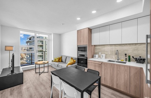 Richmond City Centre Apartamento | NEW 1.5 BDR APT in Perfect Location | Skytrain & Richmond Mall