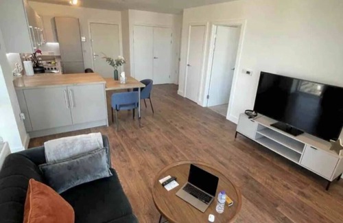 Gascoigne Apartamento | NEW 1 bed modern cosy flat FREE WI-FI - with balcony