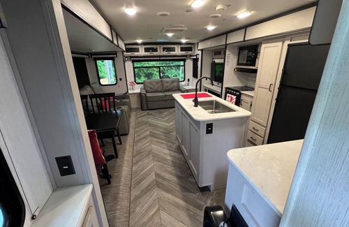 Lithonia Casa | New 1 Bed RV in Conyers on a Hydroponic Farm