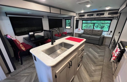 Lithonia Casa | New 1 Bed RV in Conyers on a Hydroponic Farm