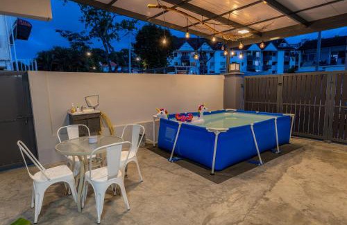 Taman Islands Glades Casa | *NEW 12Px w KTV/KidsPool/Billiard/Jacuzzi near USM