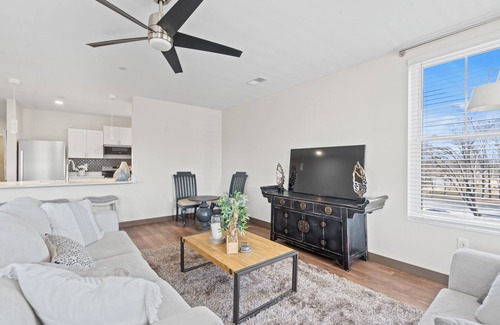 Arlington Apartamento | New! 1BR 1BA Apt in Downtown Historic Arlington Depot Square, Large Balcony