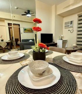 Pasay Apartamento | New 1BR Condo in Pasay with Fast WiFi, Netflix, Free Pool and WFH ready Near SM Mall of Asia,NAIA and OKADA