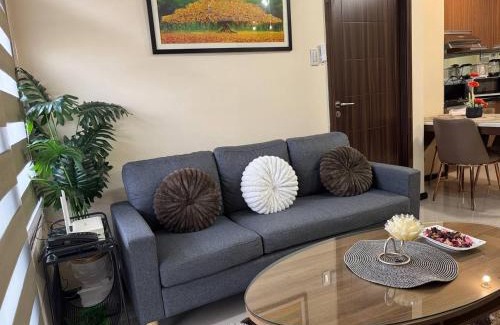 Pasay Apartamento | New 1BR Condo in Pasay with Fast WiFi, Netflix, Free Pool and WFH ready Near SM Mall of Asia,NAIA and OKADA