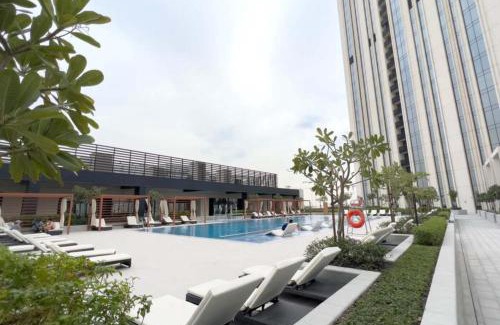 Old Dubai Apartamento | New 1BR in Creek Island with Balcony, Pool & Gym
