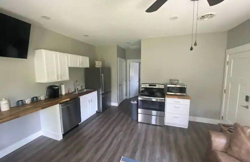 Elizabethton Cabina | New! 1BR on Watauga River near Watauga Lake