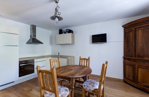 Brides-les-Bains Apartamento | Apartamento nuevo 2* en el centro de Brides-les-Bains con terraza y garaje