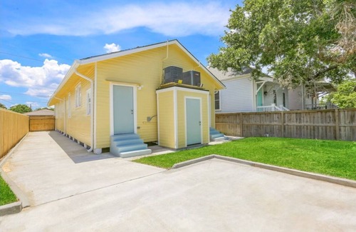 Holy Cross District Casa | NEW 2 Bed, 2 Bath in Holy Cross Historic District