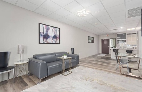Fountain Hills Condominio | New! 2 Bed/2 Bath-On The Avenue