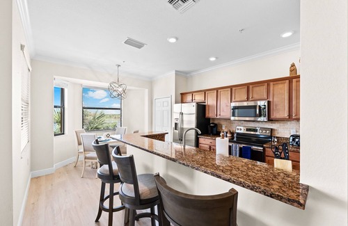 Naples Condominio | New 2 Bedroom 2 Bath Bonita National Condo. Top Floor Corner Unit, Amazing Views