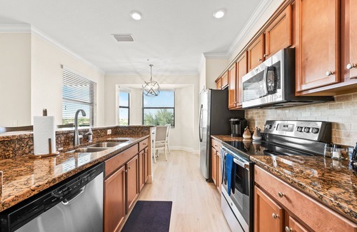 Naples Condominio | New 2 Bedroom 2 Bath Bonita National Condo. Top Floor Corner Unit, Amazing Views