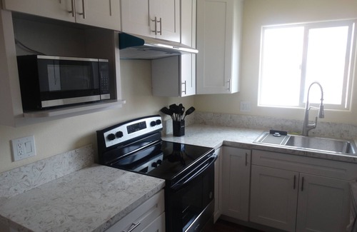 Mira Mesa Casa | New 2-bedroom detached house with full Kitchen WiFi, AC Laundry, Courtyard