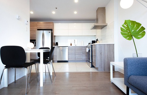 Cote-Des-Neiges—Notre-Dame-De-Grace Apartamento | NEW 2 lux bedrooms*Stunning Terrace*Gym*