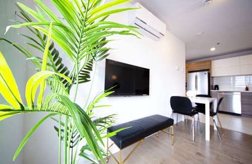 Cote-Des-Neiges—Notre-Dame-De-Grace Apartamento | NEW 2 lux bedrooms*Stunning Terrace*Gym*
