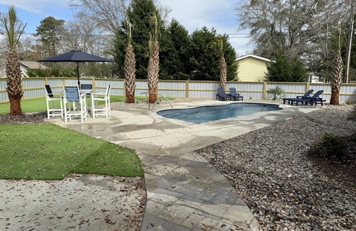 Cape Carteret Casa | NEW 2024 in ground pool!! House near Emerald Isle