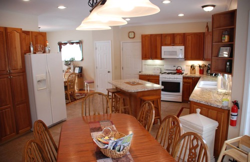 Warrensburg Casa | Adirondack Colonial, espacioso y elegante, PRIVADO MINI CAMPO DE GOLF VERANO DE 2019
