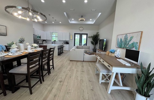 Oakland Hills Casa | New! 2025-built House 4-bedroom 2-bath. 15-20 min to the Beach. Lanai+Game Room