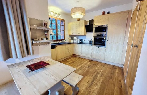 Villard-Reculas Chalet De Esquí | NEW 2025 Mountain chalet combining authentic charm and modern comfort!