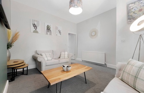 Darlington Casa | NEW! 2BR in Darlington