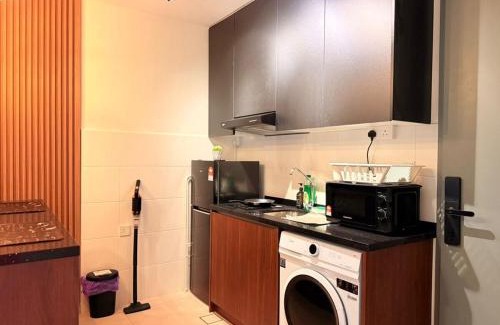 Seri Kembangan Apartamento | New 2Room 5pax 3min walk to mrt n farm in the city A0725