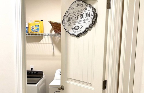 Union City Casa | NEW!! 3/2.5 in Union City Mins from Airport & ATL!