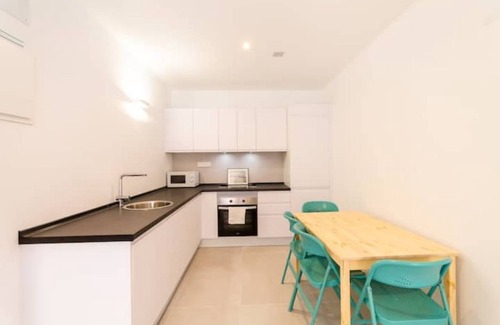 Figueretas Apartamento | NEW 3/2 across from the Beach!