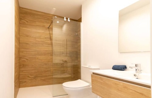 Figueretas Apartamento | NEW 3/2 across from the Beach!