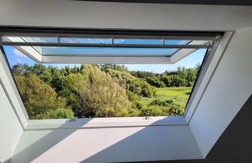 Ploneour-Lanvern Apartamento | New: 3*** accommodation with terrace between land & sea.