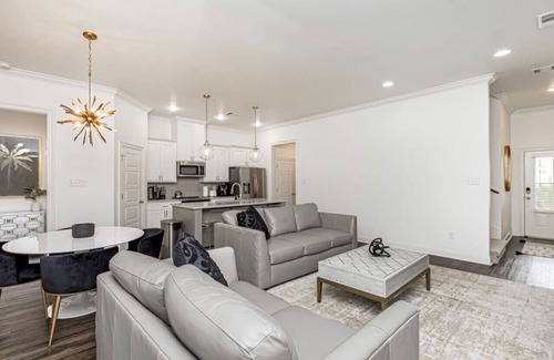 Highlands - Perkins Casa | NEW 3 BD/2.5BA Townhouse by LSU