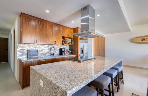 Libertad Apartamento | New 3 BD Condo with Pool & Gym