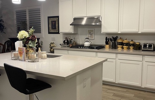 Peoria Casa | New 3-bdr, 3 bath home near Lake Pleasant and new Taiwan Semiconductor Company.