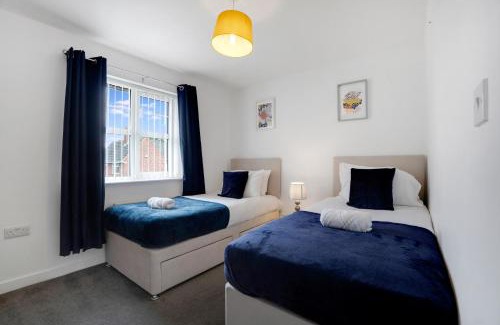 Stockton-on-Tees Casa | NEW! 3 Bed Home in Stockton-on-tees City Centre by Stay With Us, Ideal for Families & Large Groups, SLEEPS 5!