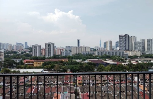 Kampung Haji Abdullah Hukum Condominio | New 3-bedroom condo with 600 sq ft terrace viewing Kuala Lumpur City,