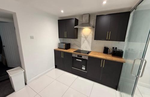 Chepstow Apartamento | New 3 Bedroom Flat Close to Station