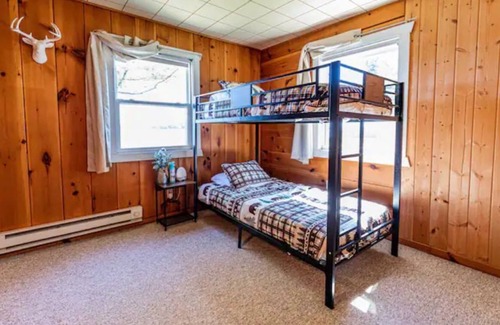 Ashby Cabina | NEW: 3 Bedroom Lake Cabin With Hot Tub