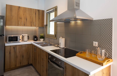 Tsoukaladhes Villa | New 3-bedroom modern villa with private pool, surrounded by olive trees.