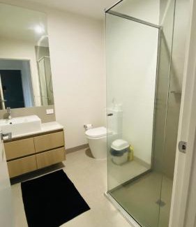Clyde Casa | New 3 Bedroom Town House on Clyde