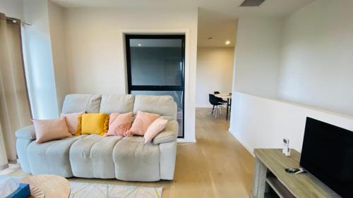 Clyde Casa | New 3 Bedroom Town House on Clyde