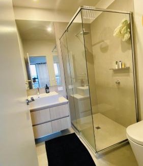 Clyde Casa | New 3 Bedroom Town House on Clyde