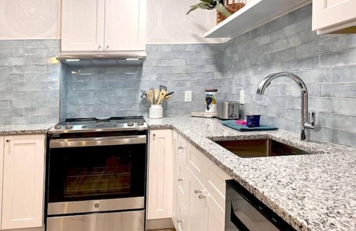 Morehead City Apartamento | New 3 BR/2 bath Suite. Near Historic Beaufort. Kitchen, W/D, extras! No stairs.