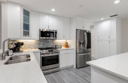 Sun Terrace Casa | Dream vacation home just 3 minutes to Naples Beach with 3 king ensuites.