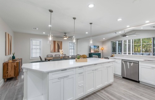 Sun Terrace Casa | Dream vacation home just 3 minutes to Naples Beach with 3 king ensuites.