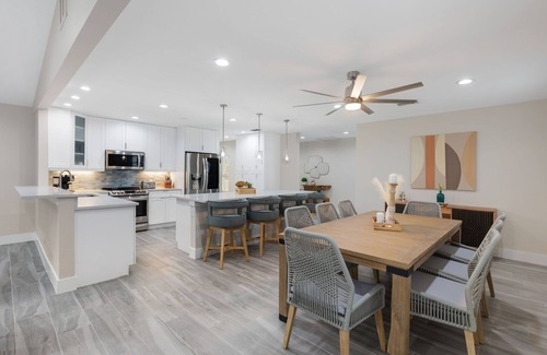 Sun Terrace Casa | Dream vacation home just 3 minutes to Naples Beach with 3 king ensuites.
