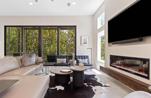 Seacrest Casa | New 30A Retreat Beach Access Hot Tub & Guest Suite