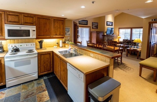 Snowbird Condominio | NEW! 3323 - Two Bedroom Standard Powderhorn Lodge