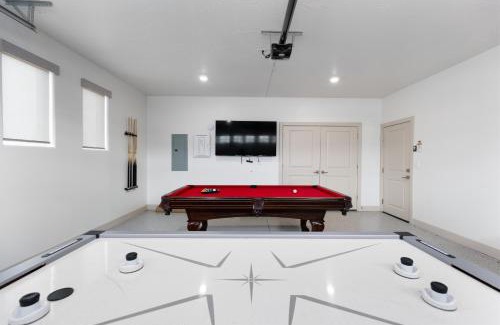 Santa Clara Casa | NEW 3bd, 2.5 bath w Game room lounge, Hot tub, pool, fire pit, and more
